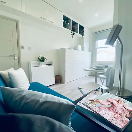 Apt 08 Beachside Beauty Central Studio Steps From Cafes Brighton Екстериор снимка